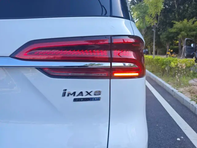 Roewe iMAX8 — Фото автомобиля 26