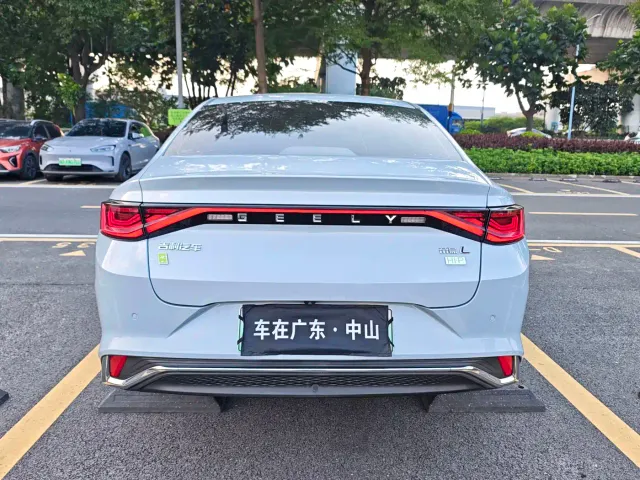 Geely Emgrand L — Фото автомобиля 21