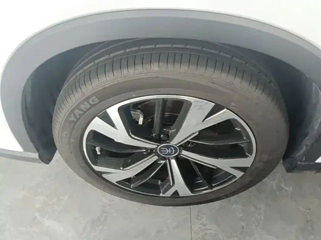 BYD Song Pro — Фото автомобиля 22