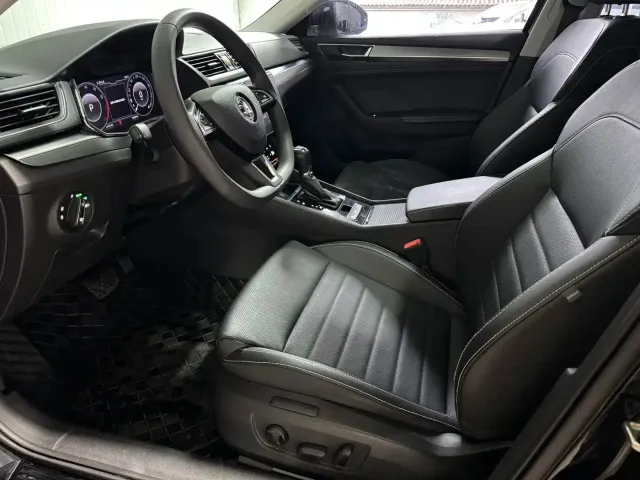 Skoda Superb — Фото автомобиля 12