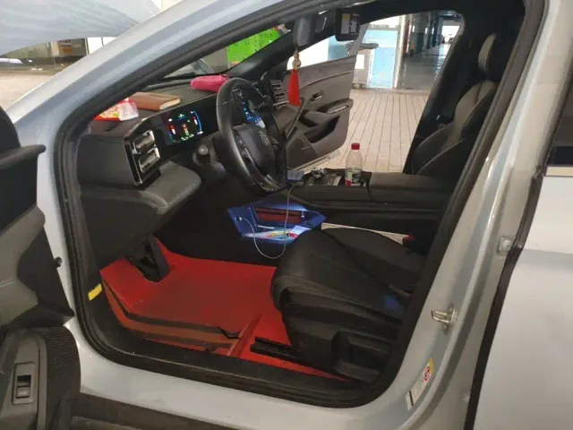 BYD Qin L — Фото автомобиля 11