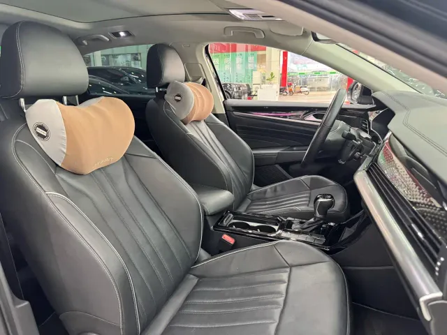 Volkswagen Passat — Фото автомобиля 13