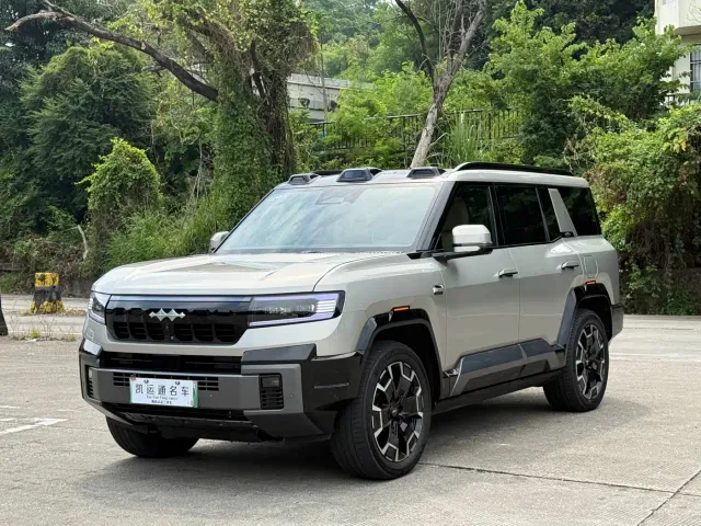 BYD FangChengBao Leopard 8 — Фото автомобиля 3