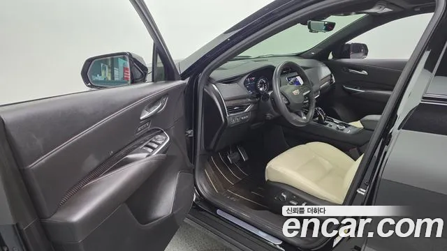 Cadillac XT4 2.0 Sport AWD — Фото автомобиля 10