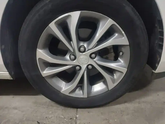 Buick Verano — Фото автомобиля 11