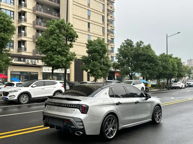 Lynk & Co 03 — Фото автомобиля 17