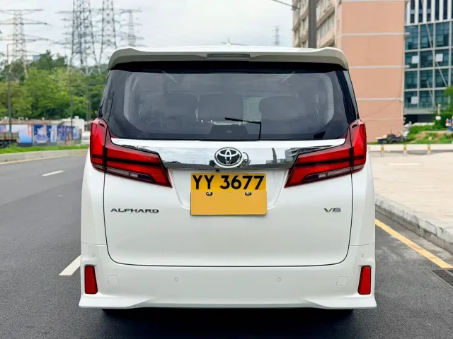 Toyota Alphard — Фото автомобиля 12