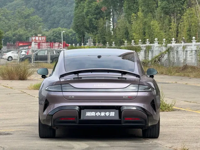 Xiaomi SU7 — Фото автомобиля 12