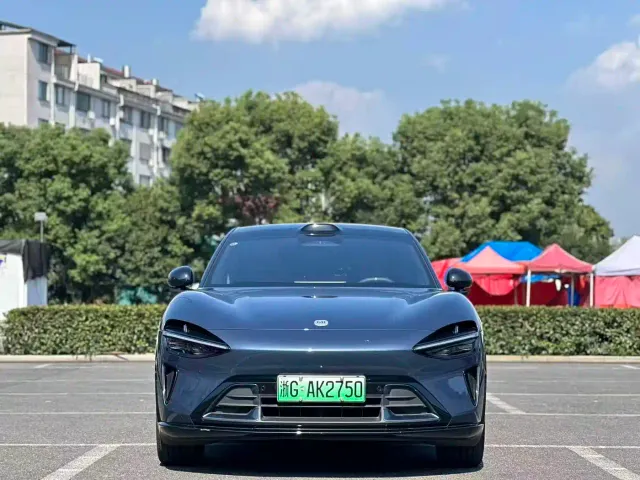 Xiaomi YU7 — Фото автомобиля 2