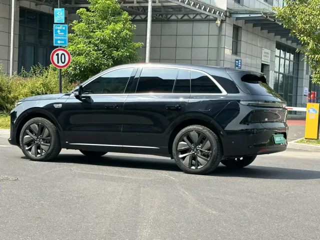 Li Auto L6 — Фото автомобиля 8