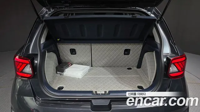 Hyundai Venue — Фото автомобиля 28