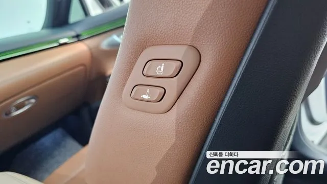 Genesis GV70 — Фото автомобиля 26