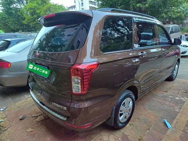 Wuling Hongguang — Фото автомобиля 6