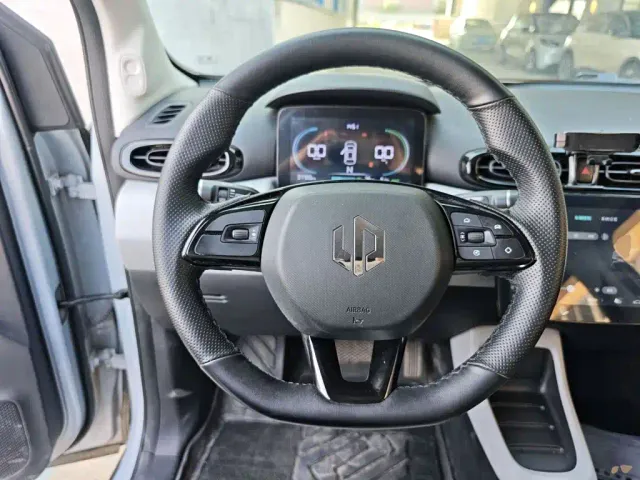 Leapmotor T03 — Фото автомобиля 10