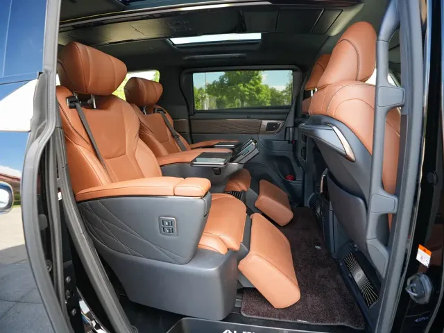 Toyota Alphard — Фото автомобиля 11