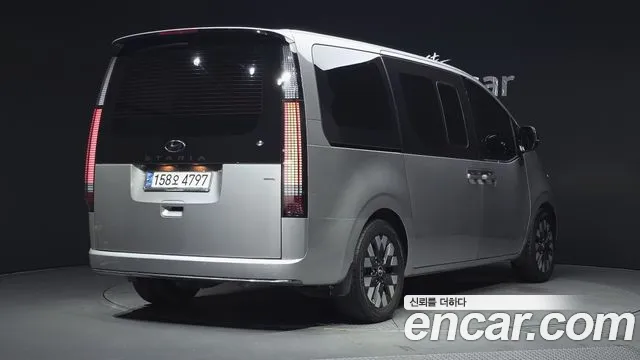 Hyundai Staria Staria 4WD Lounge 9 мест — Фото автомобиля 2