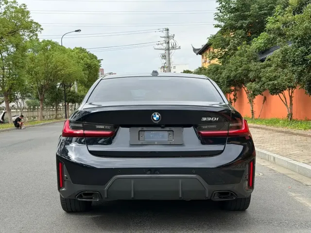 BMW 3 Series — Фото автомобиля 8