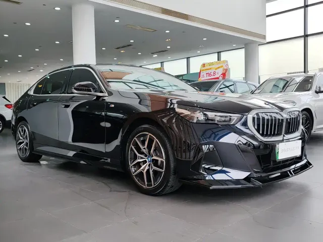 BMW i5 — Фото автомобиля 3