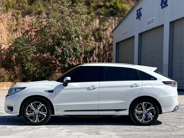 Honda UR-V — Фото автомобиля 7