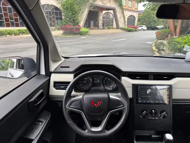 Wuling Zhengcheng — Фото автомобиля 10