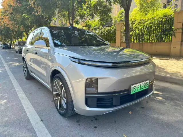 Li Auto L9 — Фото автомобиля 3