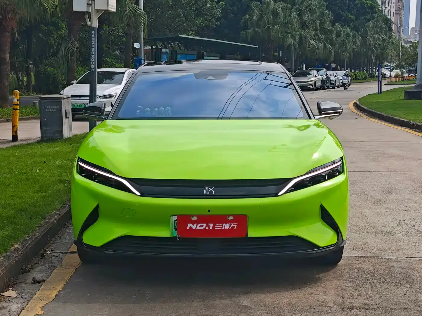 BYD Han 2020 EV Extended Range Luxury — Фото автомобиля 2