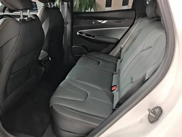 Geely Boyue — Фото автомобиля 16