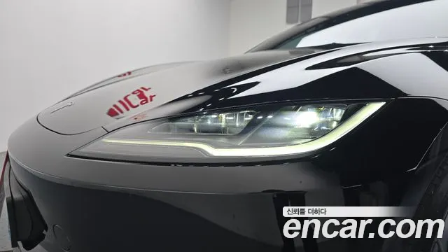 Tesla Model 3 — Фото автомобиля 7