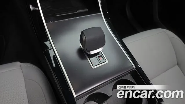 Land Rover Range Rover Velar — Фото автомобиля 13