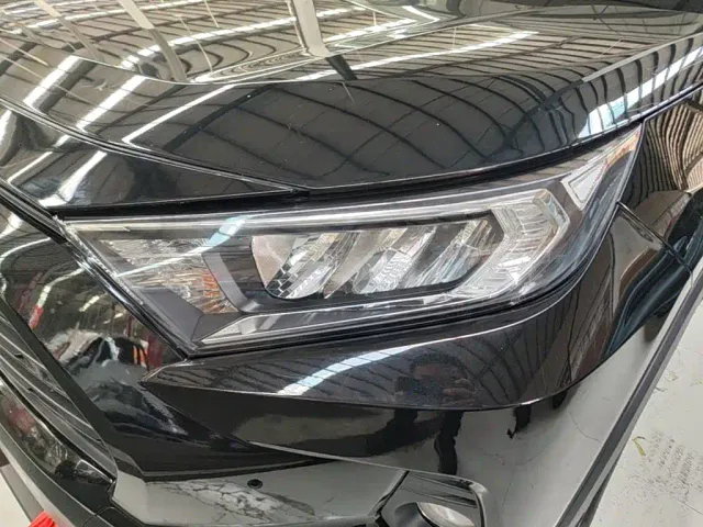 Toyota RAV4 — Фото автомобиля 23
