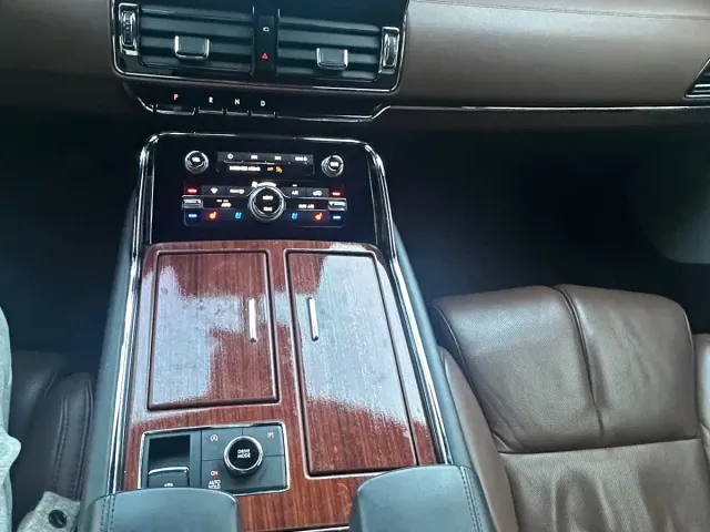 Lincoln Navigator — Фото автомобиля 7