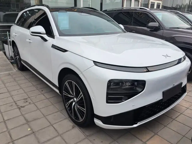 Xpeng G9 — Фото автомобиля 2