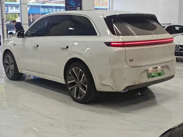 Li Auto L6 — Фото автомобиля 10
