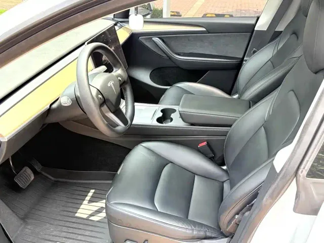 Tesla Model Y — Фото автомобиля 5