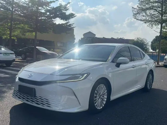 Toyota Camry — Фото автомобиля 2
