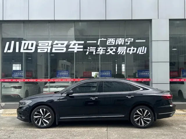 Volkswagen Passat — Фото автомобиля 3