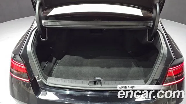 Genesis G90 Бензин 3.5 турбо AWD — Фото автомобиля 17