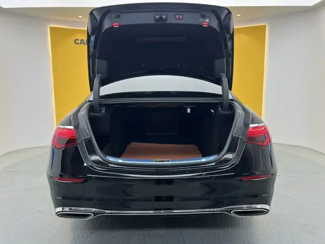 Mercedes-Benz S-Class — Фото автомобиля 12