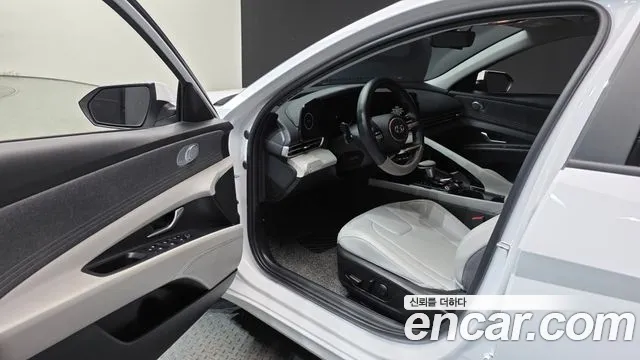 Hyundai AVANTE Avante (CN7) — Фото автомобиля 9