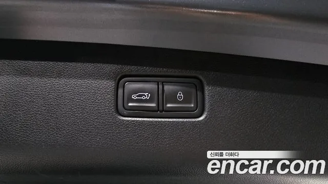 Genesis GV70 2.5T Бензин 2WD — Фото автомобиля 25
