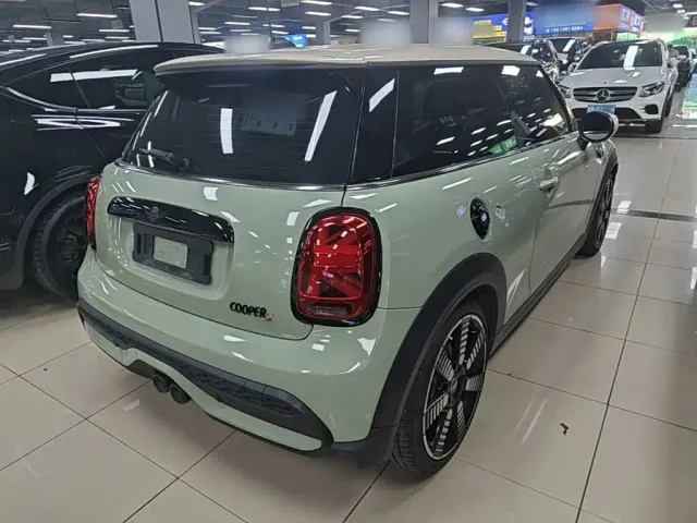 MINI Hatch — Фото автомобиля 6