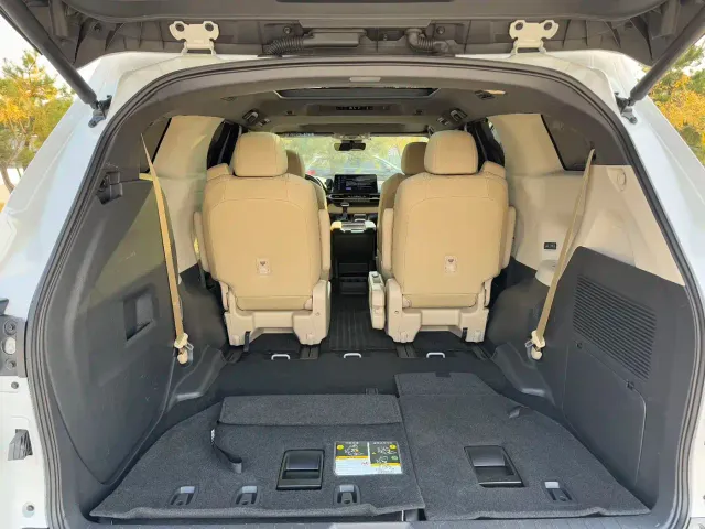 Toyota Granvia — Фото автомобиля 13