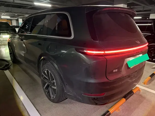 Li Auto Li Xiang L9 2022 Max — Фото автомобиля 10