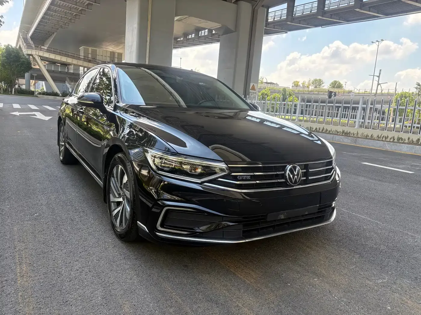 Volkswagen Magotan GTE Plug-in Hybrid 2020 GTE Premium Model — Фото автомобиля 2