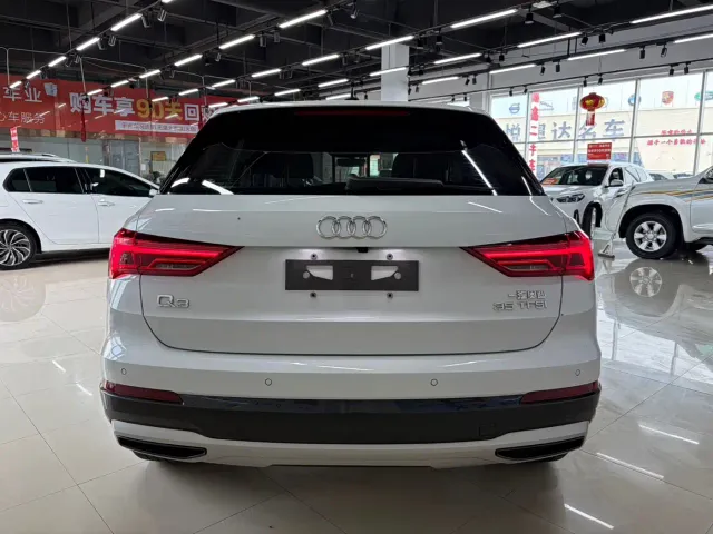 Audi Q3 — Фото автомобиля 4