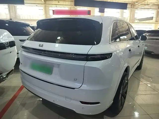 Li Auto L7 — Фото автомобиля 6