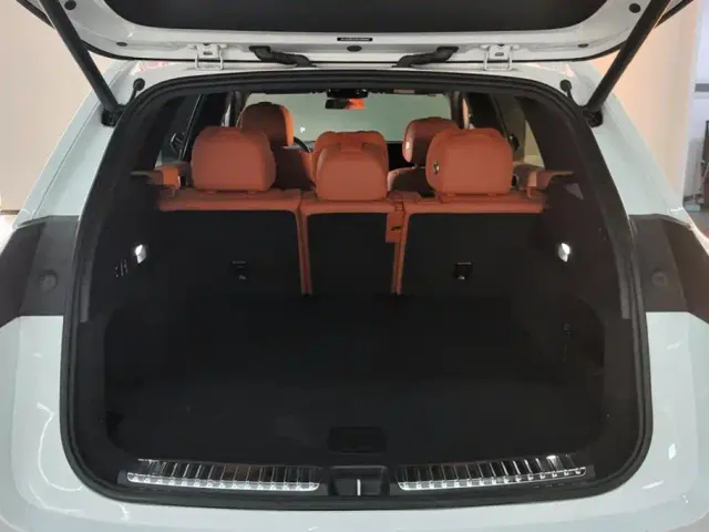 Li Auto L7 — Фото автомобиля 4