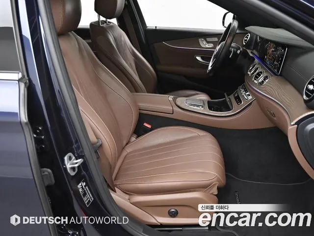 Mercedes-Benz E-Class — Фото автомобиля 10