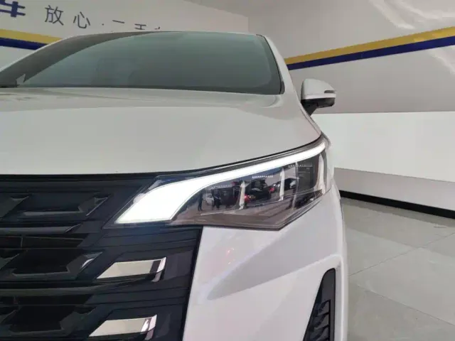 GAC Trumpchi M6 — Фото автомобиля 5