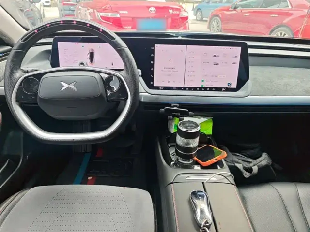 Xpeng P7 — Фото автомобиля 9